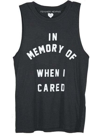 IN MEMORY WHEN I CARED FEATHER HEARTS GRAPHIC TEE